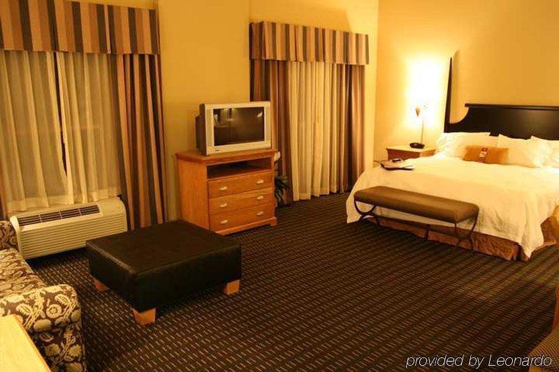 Hampton Inn & Suites Mobile Providence Park/Airport Room photo