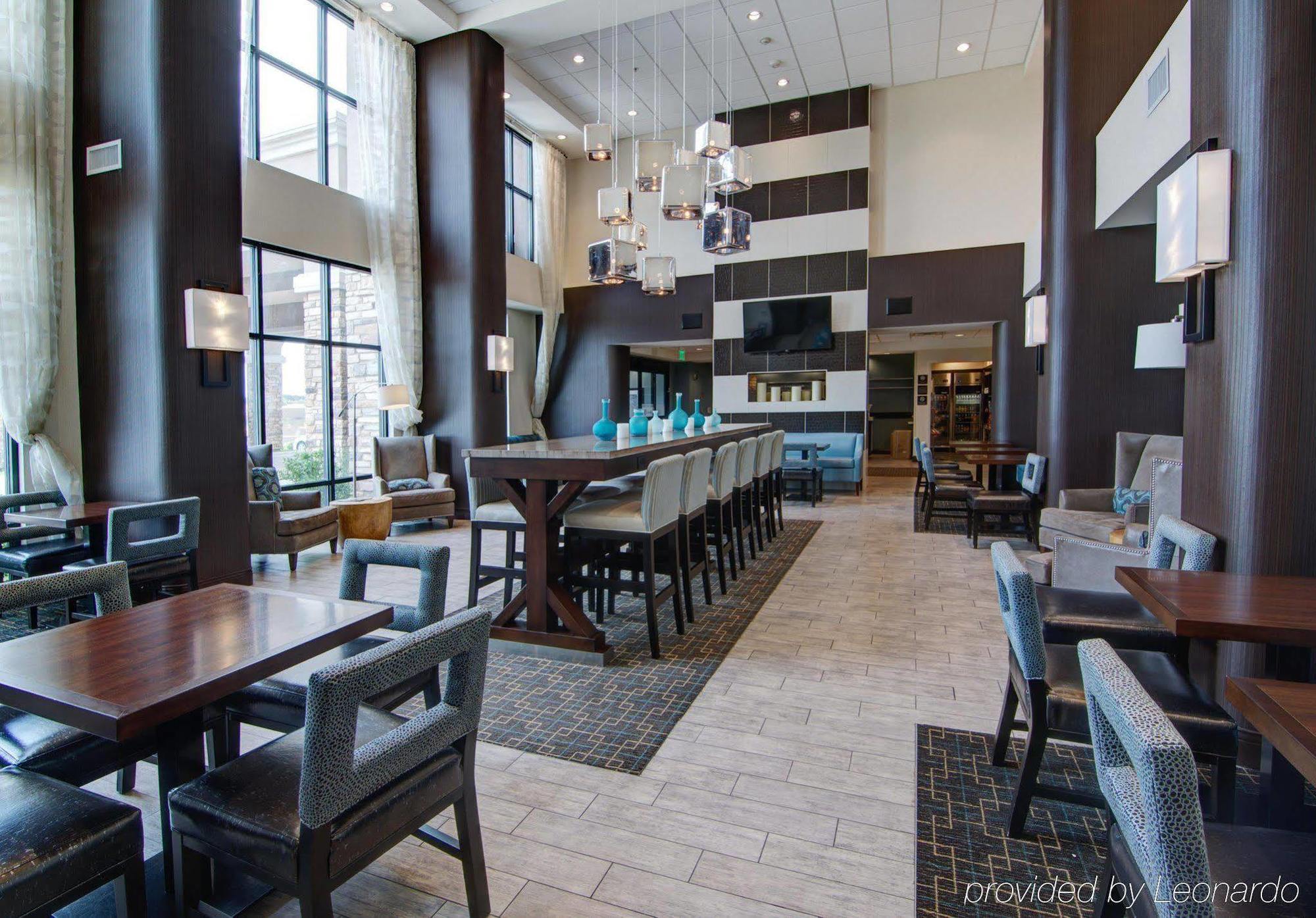 Hampton Inn & Suites Mobile Providence Park/Airport Exterior photo
