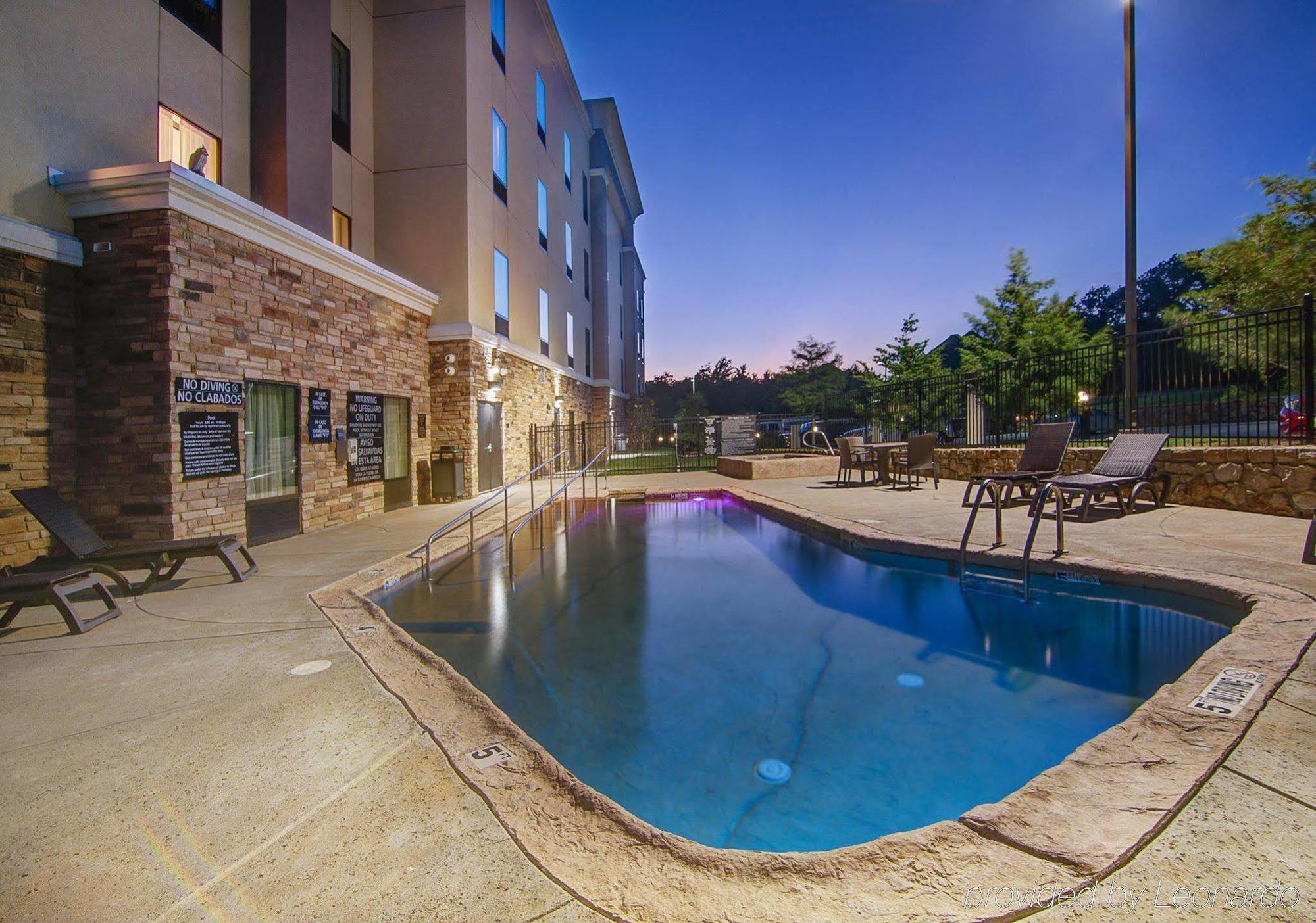 Hampton Inn & Suites Mobile Providence Park/Airport Exterior photo
